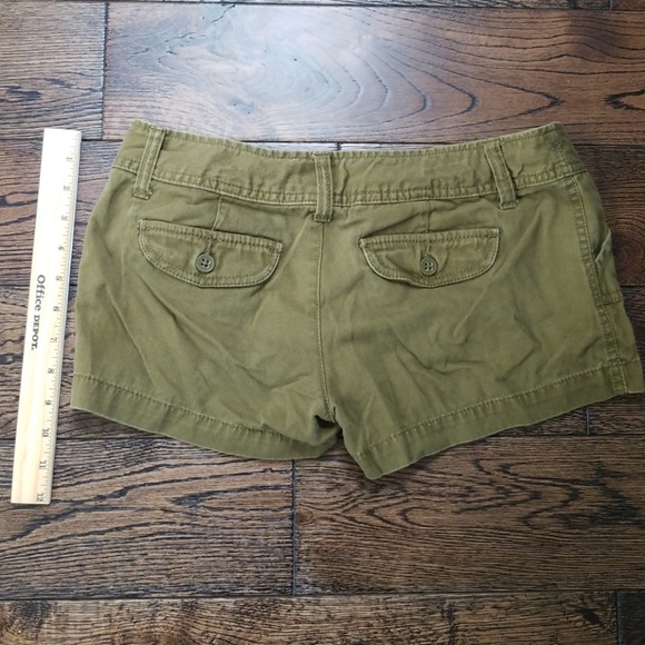 Shorts - Picture 2 of 3